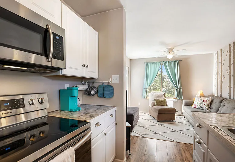1255 Michael Ln #B — Photo 3