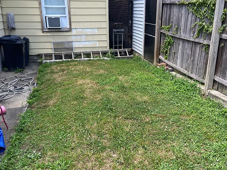2627 Emerald St #1-R — Photo 18