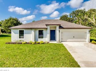709 SW 18th Ter, Cape Coral, FL 33991