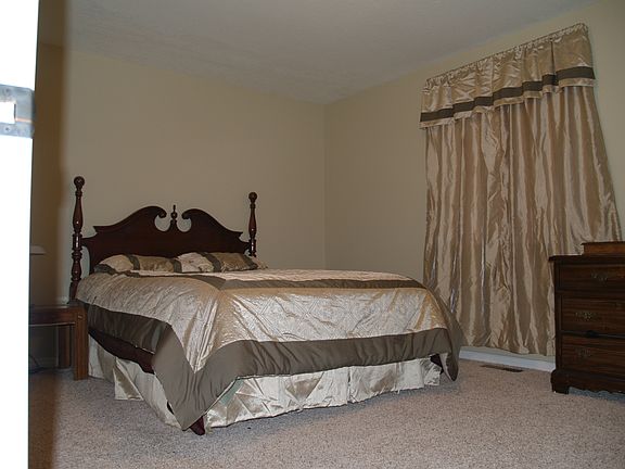 4th image of 1304 Wineglass Ln