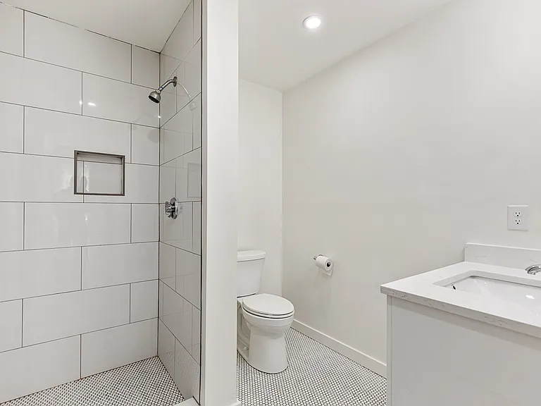 71 Richmond St #5 — Photo 14