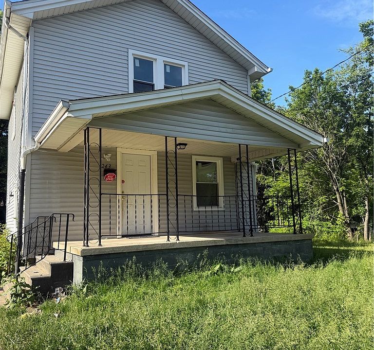 1st image of 243 Marmion Ave