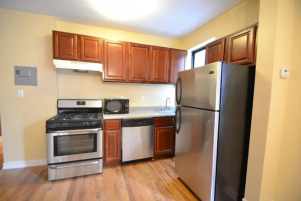 Rented by Bohemia Realty Group | media 21