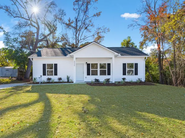 6035 Tampa St, Hanahan, SC 29410