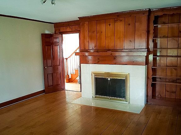 4th image of 15 Sharon Way