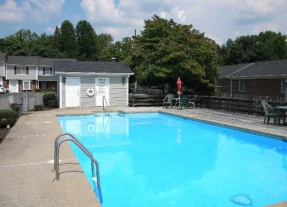 Wellington Manor — Photo 3