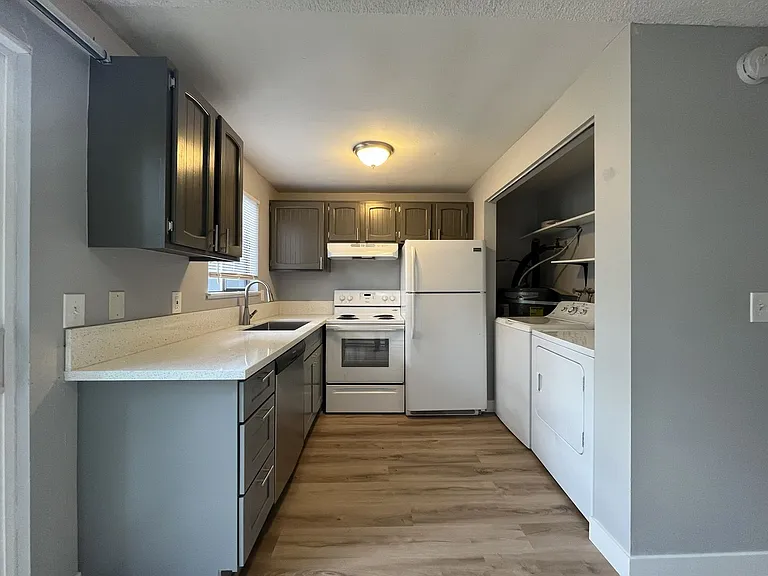 4911 SW Beaverton Hillsdale Hwy #A — Photo 5