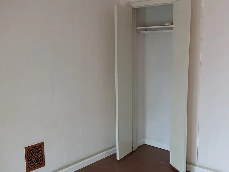 1035 Washington St — Photo 36