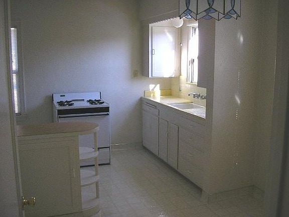 3rd image of 2617 V St APT C