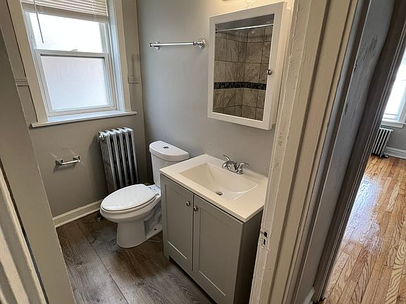 4th image of 1307 W 91st St #4