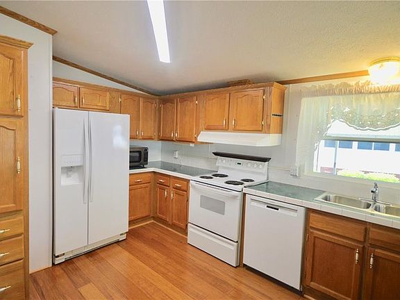 4th image of 86 Periwinkle Dr #86