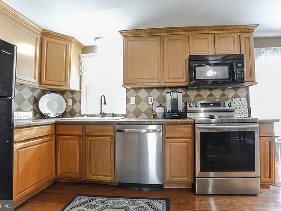 5th image of 19734 Oak Ct
