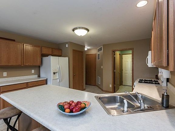 5th image of 3045 Topaz Dr