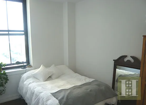 Rented by Halstead Real Estate | media 18