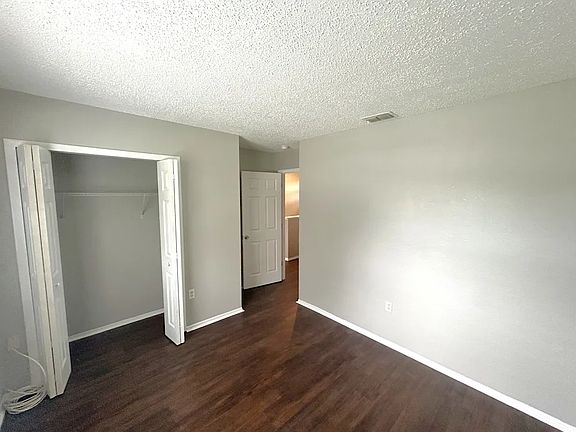 5th image of 705 W Daughtery Rd