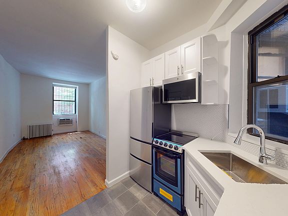 2nd image of 335 E 92nd St APT 1D