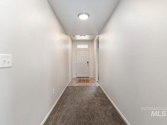 5th image of 19585 Maywood Ave