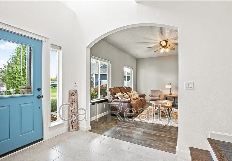 2522 W Juliann Ct — Photo 2
