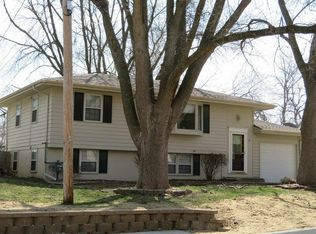 4 Wenwood Cir, Council Bluffs, IA 51503