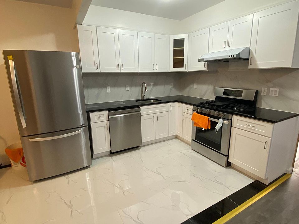 1st image of 1876 W 8th St #1