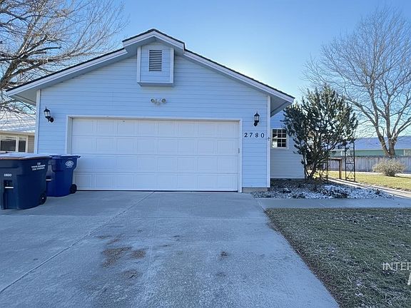 2nd image of 2780 Hiawatha Way