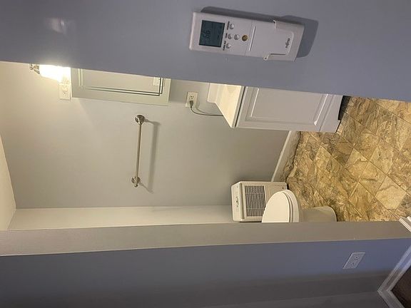 5th image of 1721 Sheridan Rd Unit 5