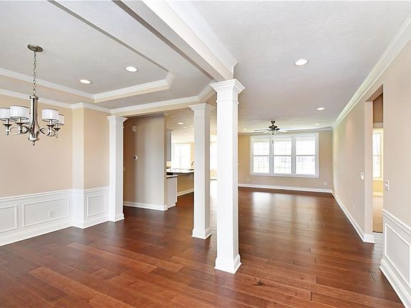 5th image of 155 Brighton Dr