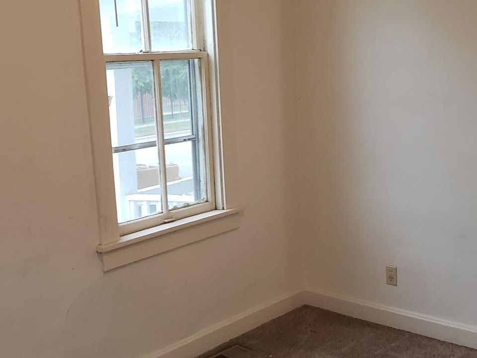 1st image of 419 N Broadway St #B