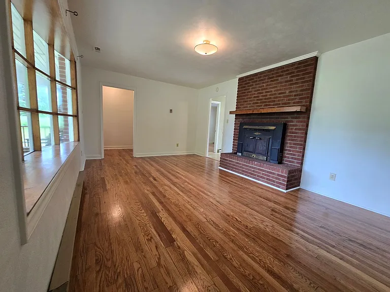 849 State Highway 561 W — Photo 2