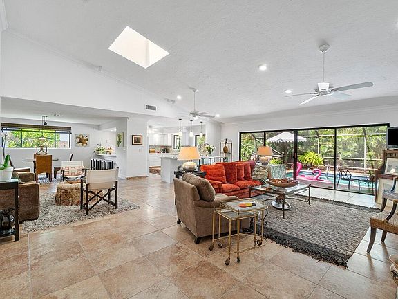 4th image of 2555 SW 23rd Cranbrook Dr