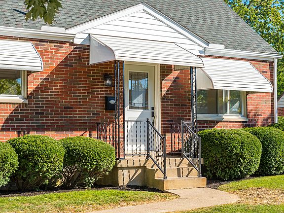 2nd image of 2124 Hazel Ave
