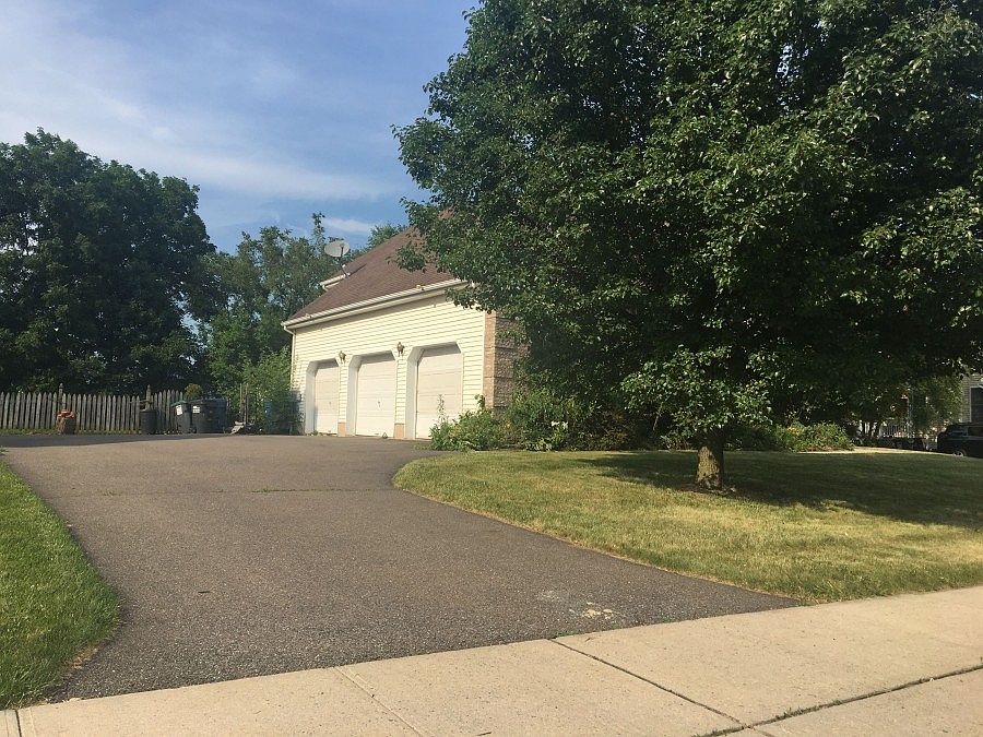 2nd image of 405 Maxwell Dr