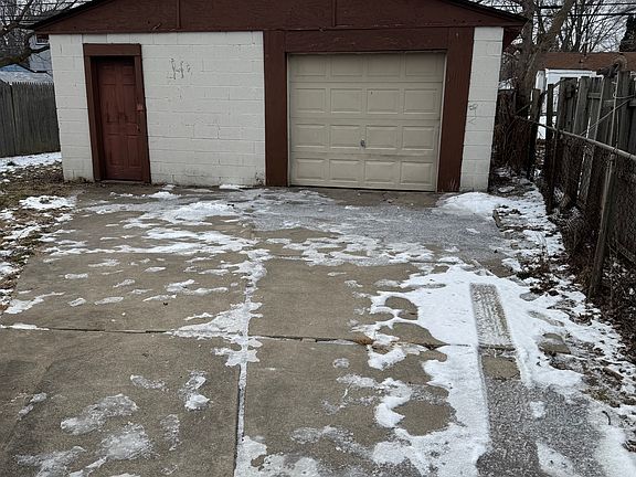 3rd image of 6178 Fellrath St