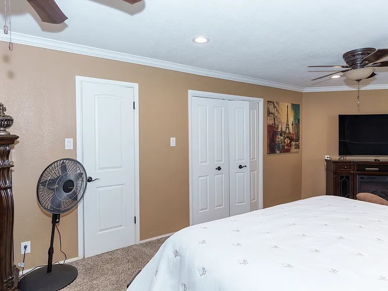 10 Cambridge Ct — Photo 17