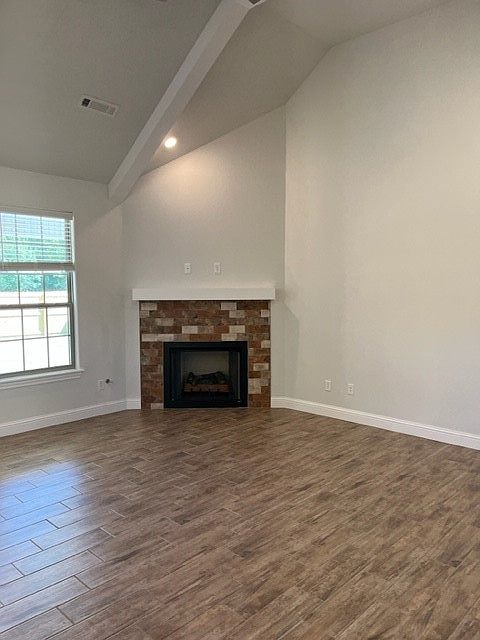2nd image of 810 Skylar St