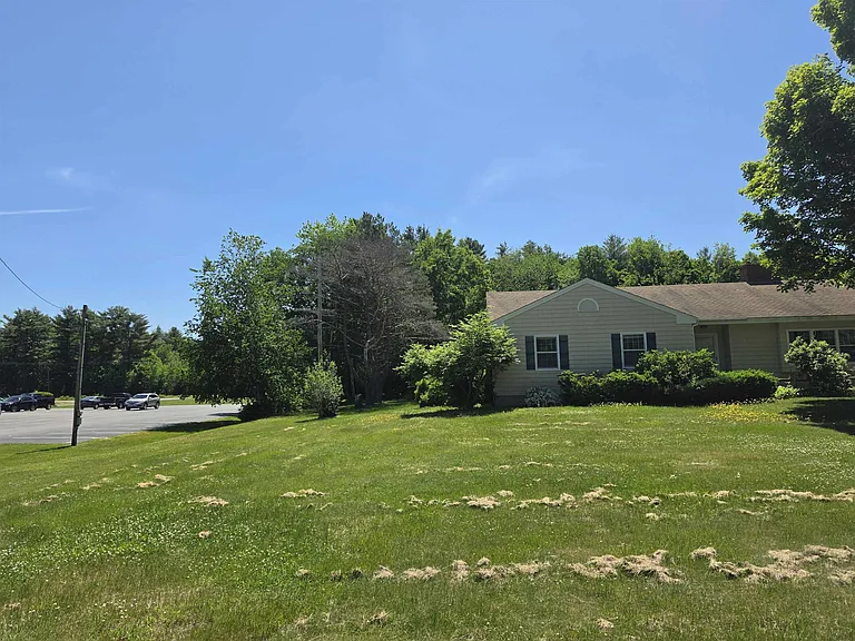 51 Eastern Ave — Photo 42
