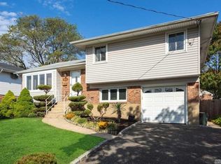 1625 Pea Pond Rd, Bellmore, NY 11710