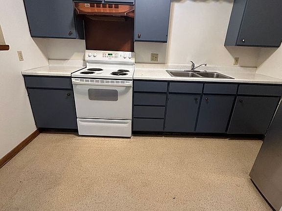 2nd image of 3411 Elm Dr APT B