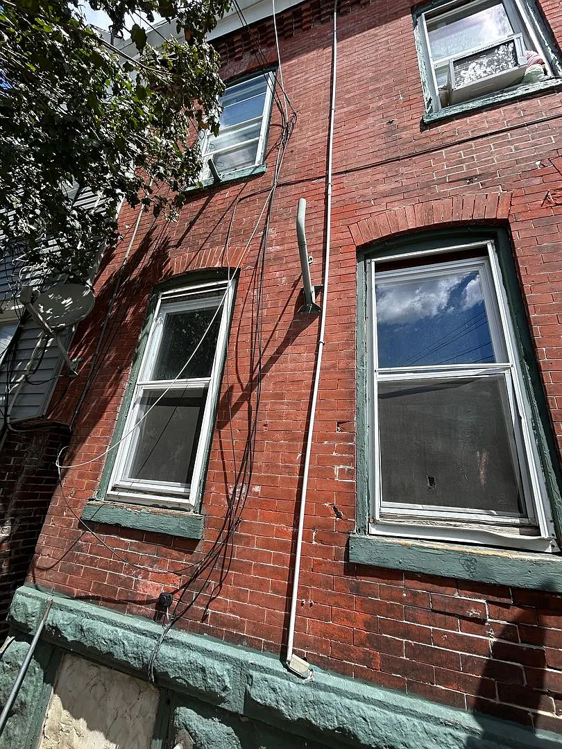 22 Houghton Ave — Photo 2
