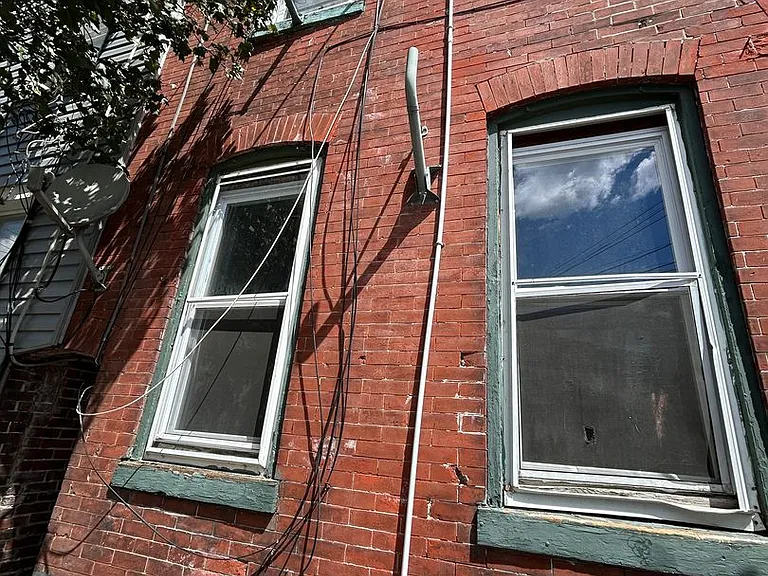 22 Houghton Ave — Photo 2