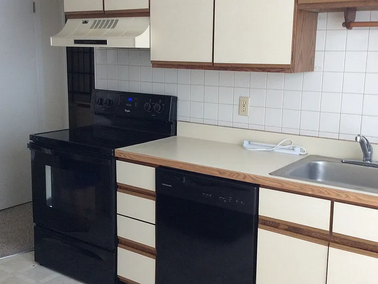 620 Shoreham Ct #204 — Photo 4