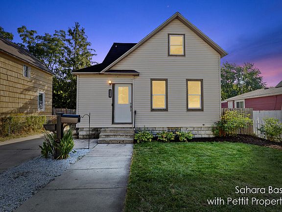 3rd image of 1126 Garfield Ave NW