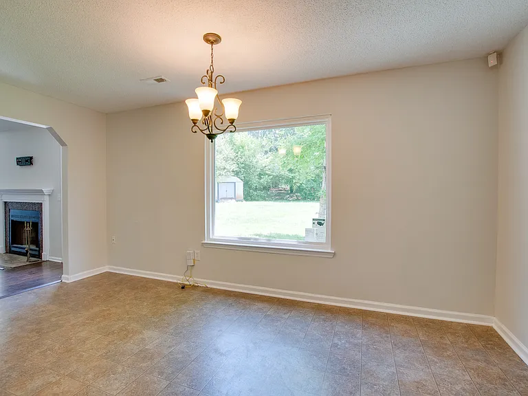 238 Barberry Ln — Photo 5