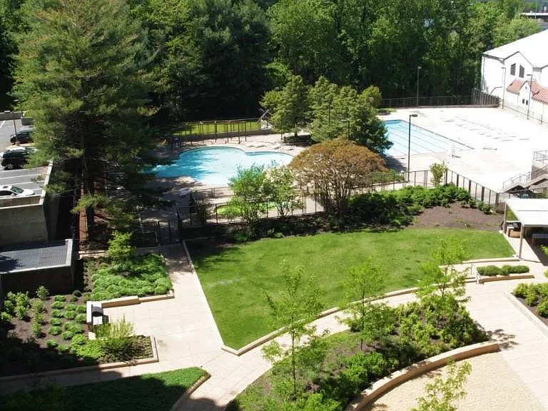 1800 Old Meadow Rd #806 — Photo 27