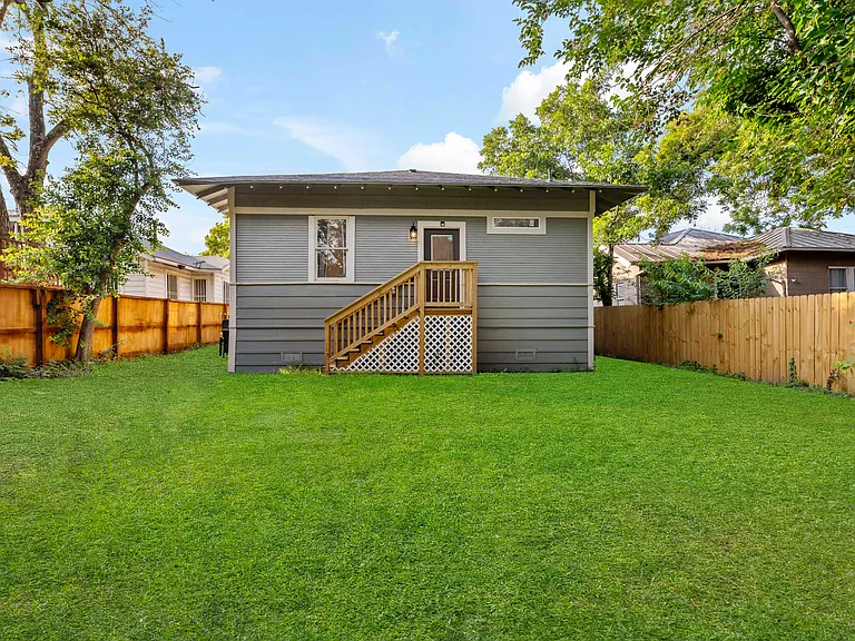 506 E Evergreen St — Photo 27