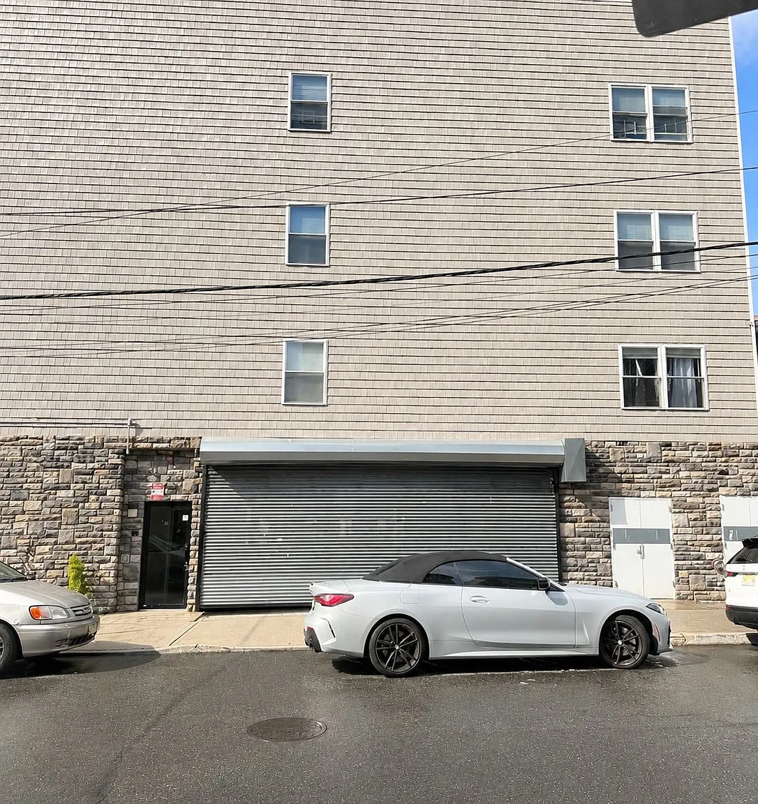 2 bed, $1,841 — Photo 1