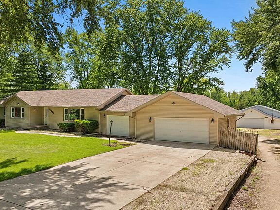 3rd image of 10824 Miller Ln