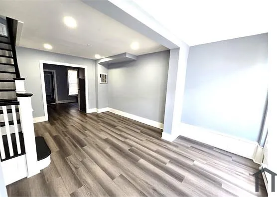 6542 Regent St — Photo 3