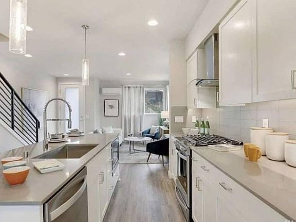 2nd image of 2115 NE 88th St #B7