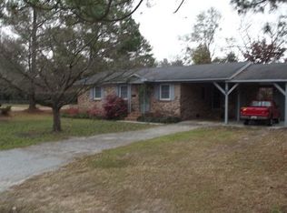 220 N Calhoun St, Bishopville, SC 29010